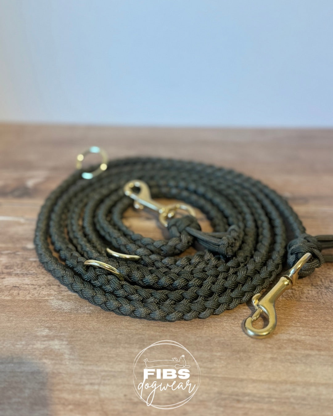 Handgeflochtene Hundeleine in Olive