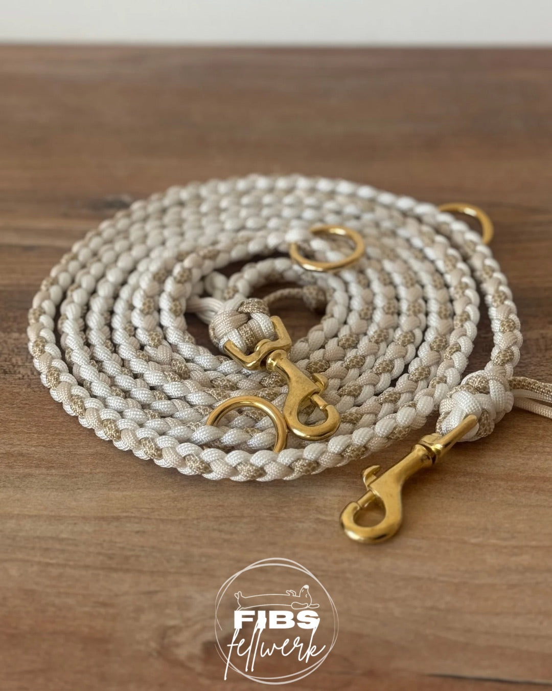 Handgeflochtene Hundeleine in beige & weiß
