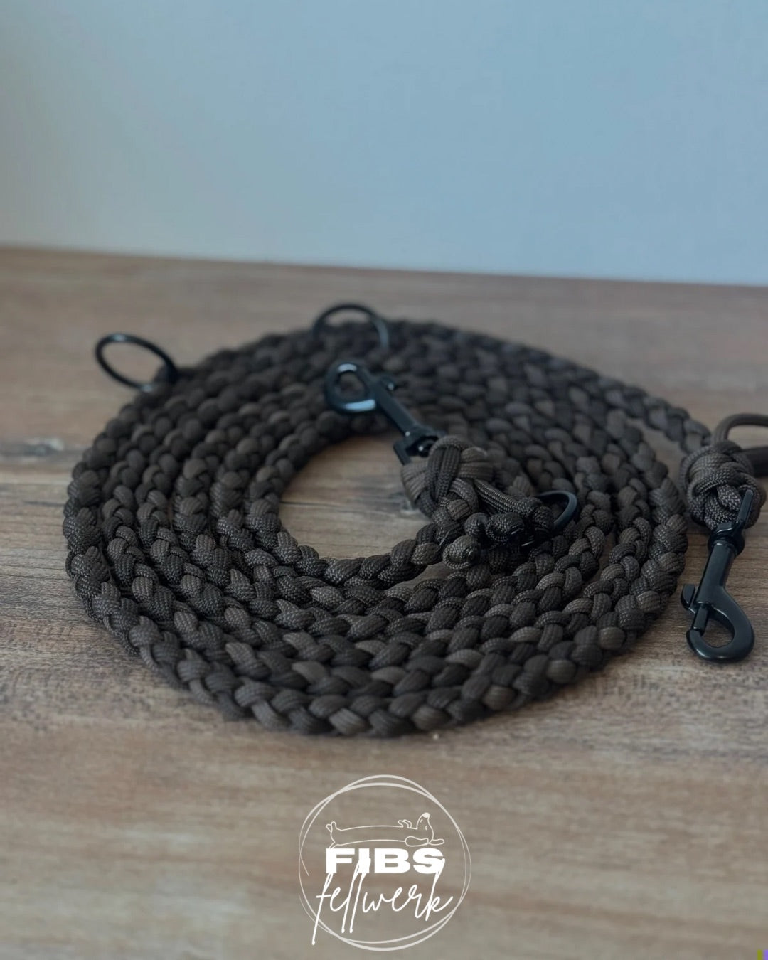 Handgeflochtene Hundeleine in Braun